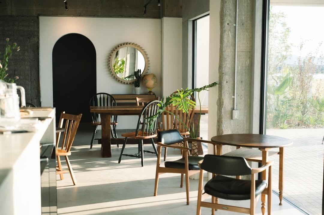 TORIKKA TABLE