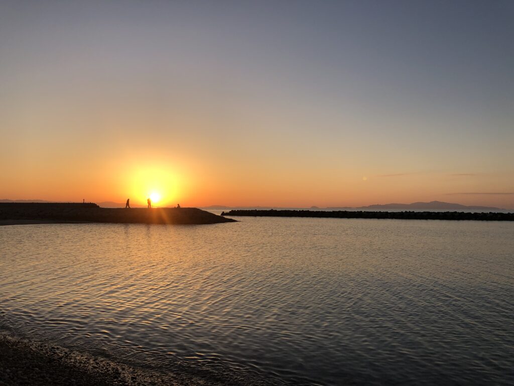 淡路島　鳥飼浦　新五色浜に沈む夕日
