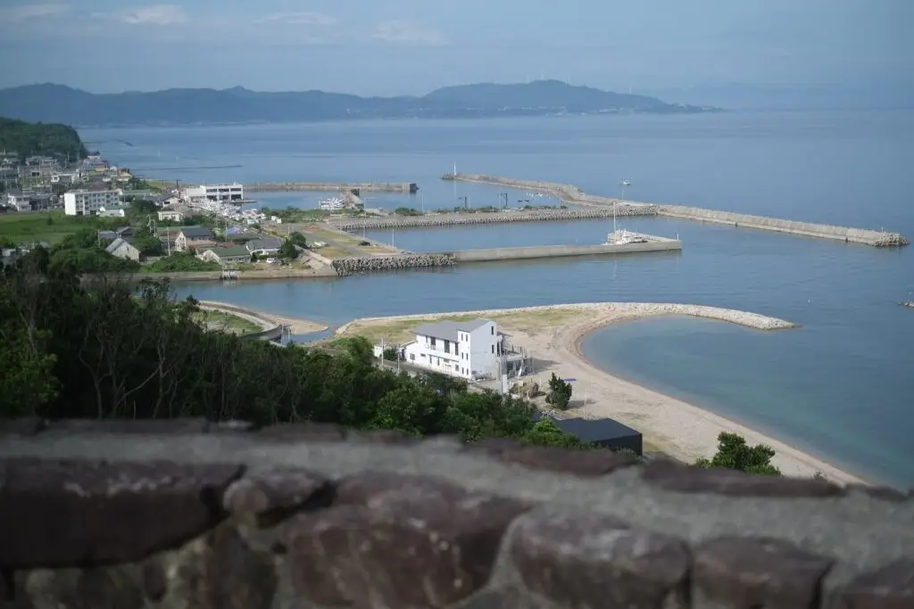 TORIKKA TABLE & STAY 淡路島新五色浜に建つ、元海の家